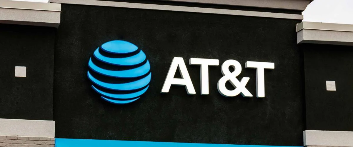 Indianapolis - Circa: March 2019: AT&T Retail cell phone and mobility store. AT&T wrapped up its merger with WarnerMedia and now controls HBO and CNN V